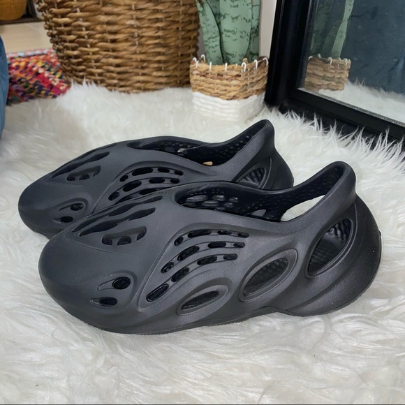 Black Foam Shoes - Picture 4 of 9